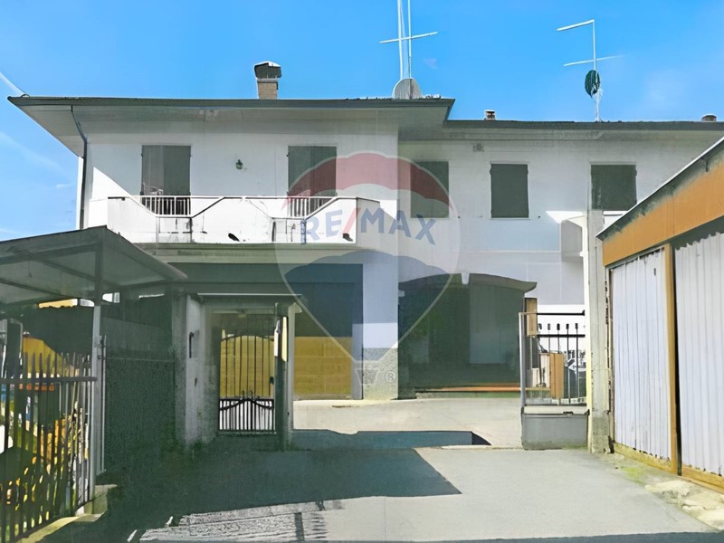 Casa Semi Indipendente in Vendita a Concesio, 138'700€, 100 m², con Box