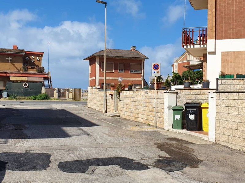 Box in Vendita a Pomezia, 7'900€, 16 m²