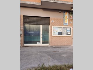 Immobile commerciale in Vendita a Ardea, 41'000€, 40 m²