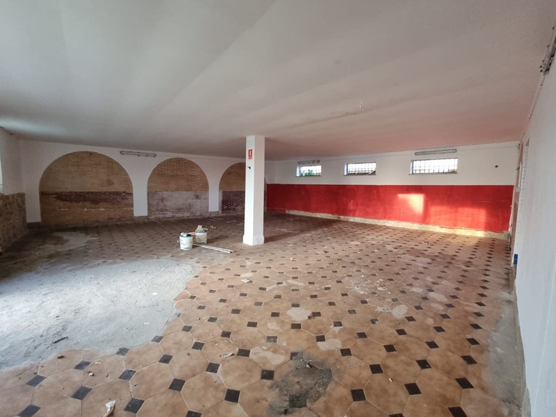 Immobile commerciale in Vendita a Ardea, 78'000€, 120 m²