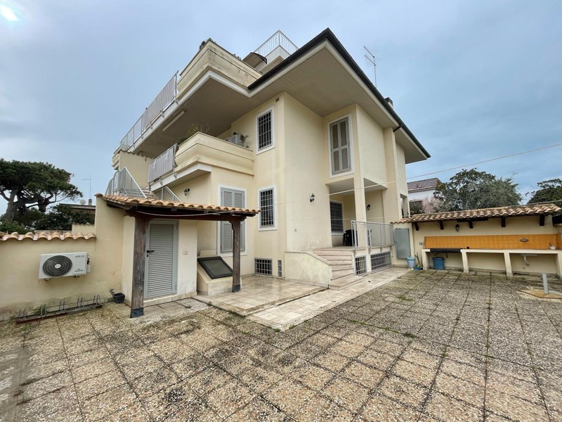 Casa Semi Indipendente in Vendita a Fiumicino, 339'000€, 100 m²