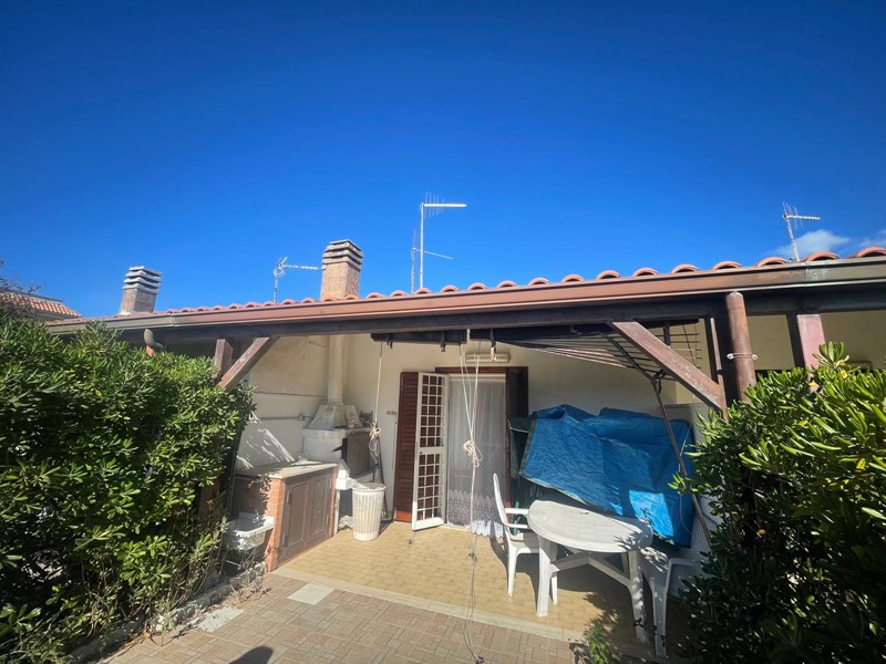 Villetta a schiera in Vendita a Ardea, 109'000€, 75 m²