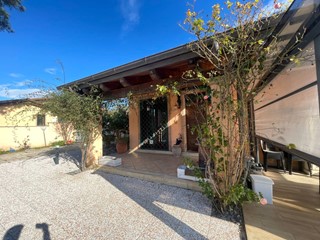 Casa Semi Indipendente in Vendita a Ardea, 220'000€, 100 m²