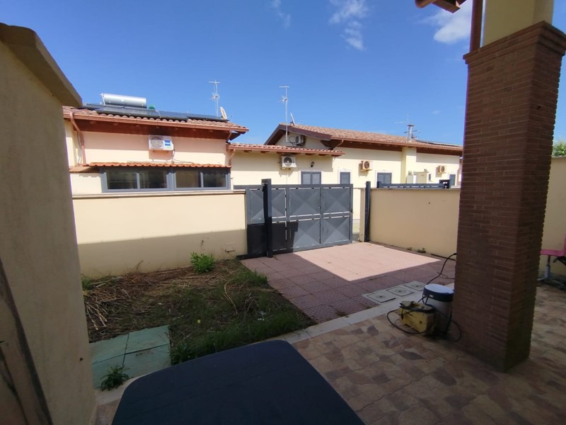Villetta a schiera in Vendita a Ardea, 124'000€, 90 m²
