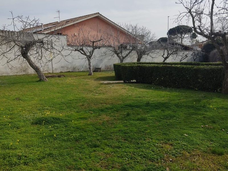 Villa in Vendita a Ardea, 147'000€, 65 m²