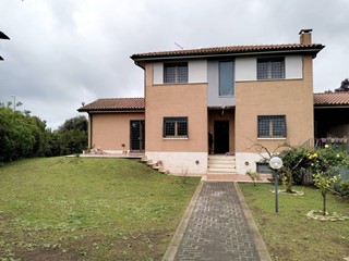 Villa in Vendita a Roma, 730'000€, 350 m²