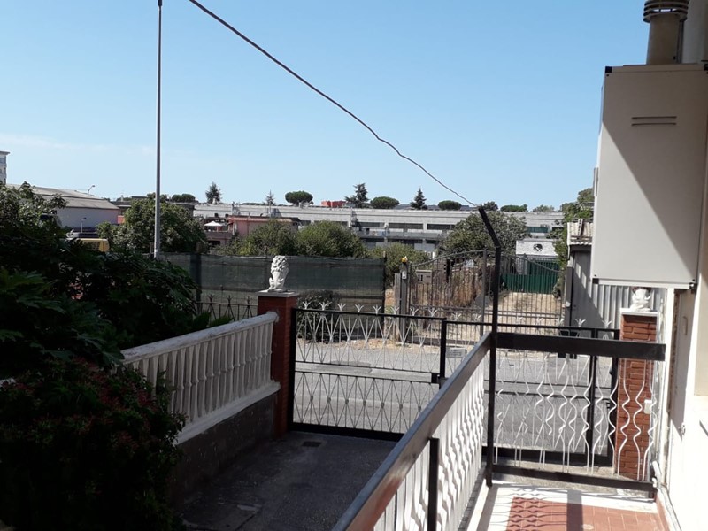 Bilocale in Vendita a Pomezia, 140'000€, 60 m²