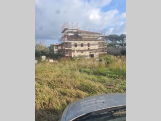 Villa in Vendita a Aprilia, 193'000€, 400 m²