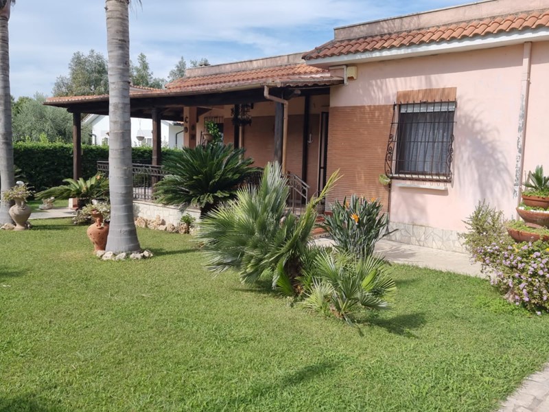 Villa in Vendita a Ardea, 299'000€, 180 m²