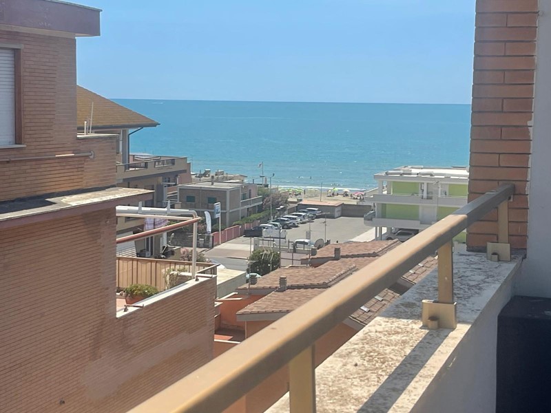 Attico in Vendita a Pomezia, 80'000&euro;, 30 m²