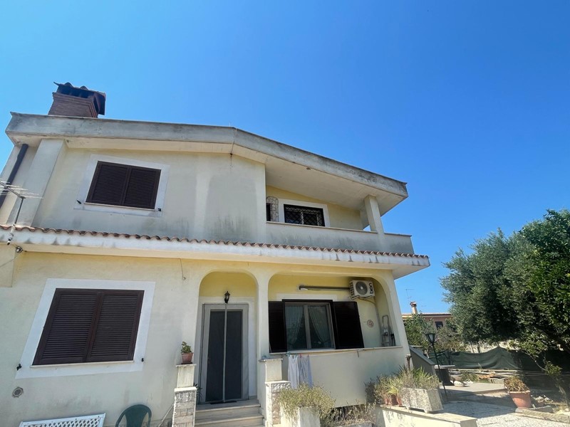 Appartamento in Vendita a Pomezia, 169'000€, 116 m²