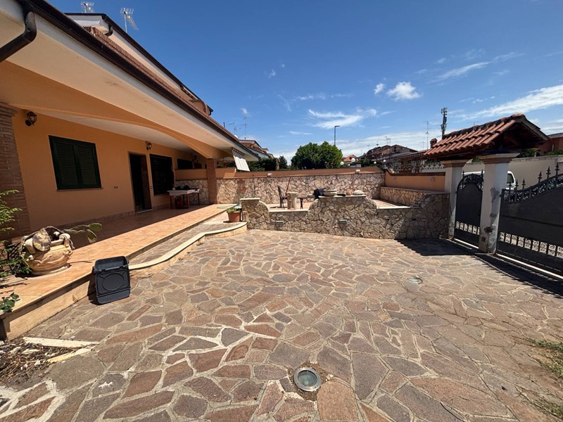 Villa in Vendita a Ardea, 199'000€, 120 m²