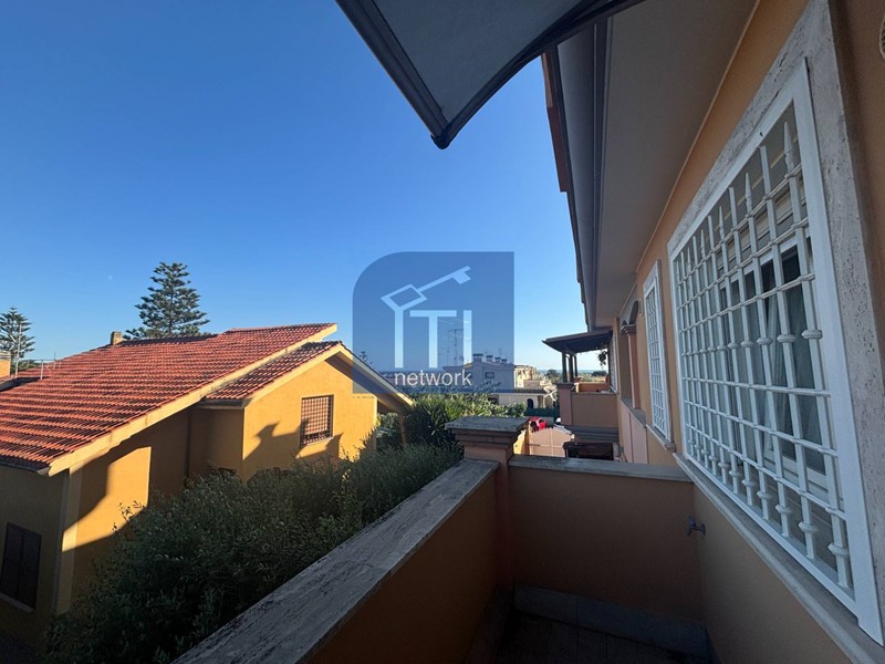 Villetta a schiera in Vendita a Pomezia, 143'000€, 55 m²