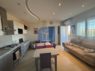 Villetta a schiera in Vendita a Pomezia, 143'000€, 55 m²