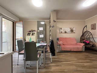 Trilocale in Vendita a Pomezia, 180'000€, 65 m²