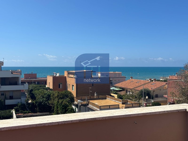 Attico in Vendita a Pomezia, 169'000€, 75 m²