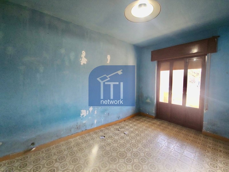 Trilocale in Vendita a Pomezia, 79'000€, 80 m²