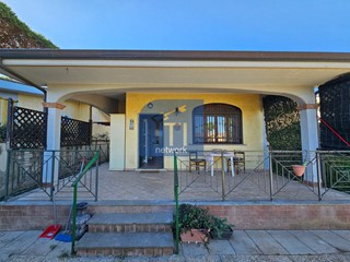 Villa in Vendita a Ardea, 175'000€, 80 m²