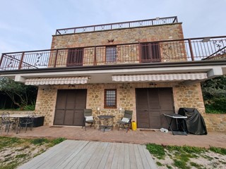 Villa in Vendita a Torgiano, 350'000€, 170 m²