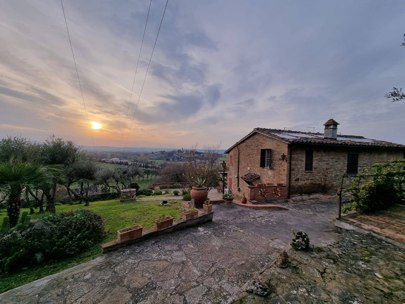 Villa in Vendita a Torgiano, 350'000€, 200 m²