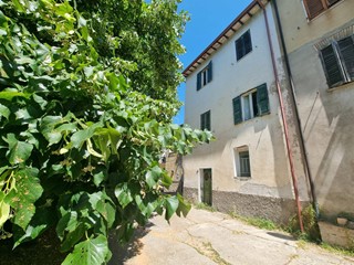 Casa Semi Indipendente in Vendita a Deruta, 89'000€, 230 m²