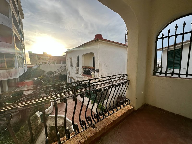 Trilocale in Vendita a Pomezia, 94'000€, 80 m²