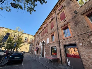 Appartamento in Vendita a Ferrara, 155'000€, 100 m²
