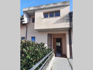 Trilocale in Vendita a Simeri Crichi, 33'000€, 78 m²