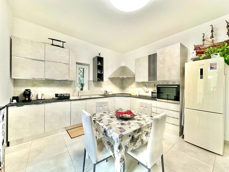 Bilocale in Vendita a Roma, 188'000&euro;, 50 m², arredato