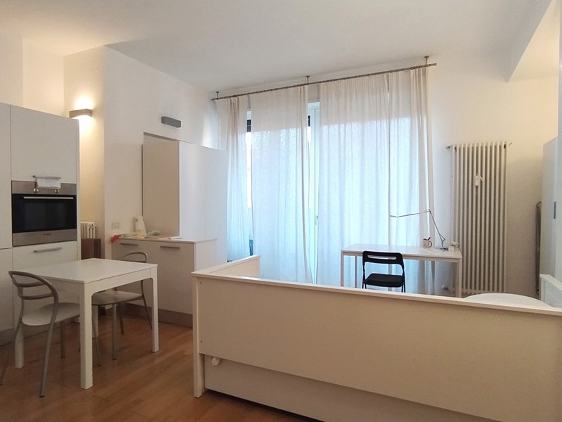 Monolocale in Affitto a Milano, 900&euro;, 40 m², arredato