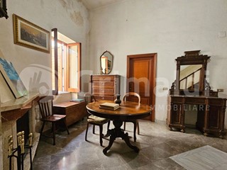 Casa Indipendente in Vendita a Nizza di Sicilia, 165'000€, 230 m²