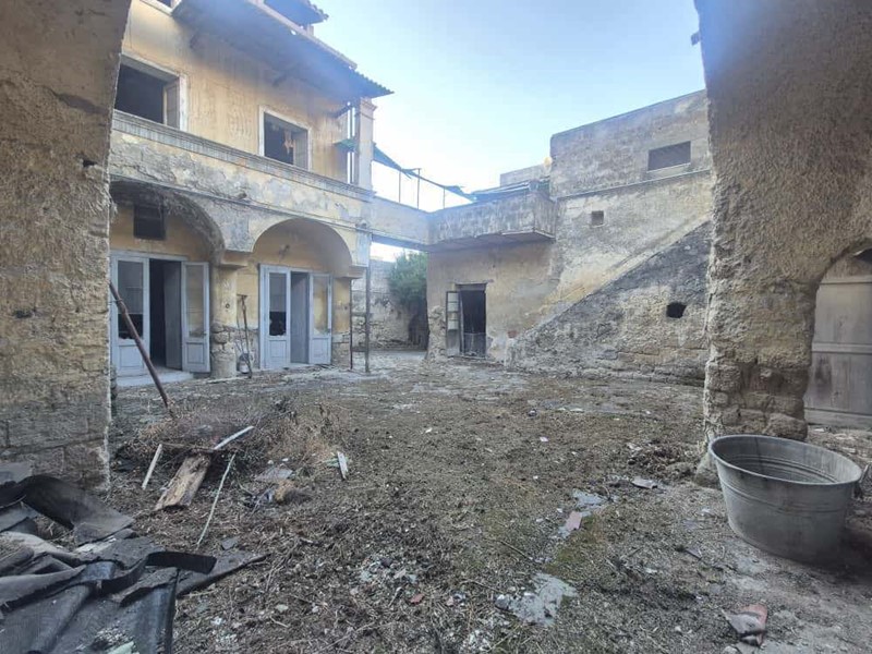 Casa Indipendente in Vendita a Caivano, 168'000€, 250 m²