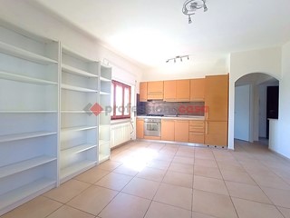 Trilocale in Vendita a Aprilia, 117'000€, 65 m²