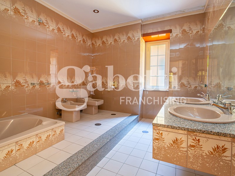 Appartamento in Vendita a Villaricca, 185'000€, 195 m²