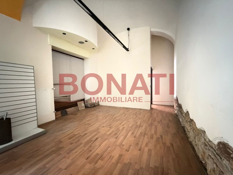 Immobile commerciale in Vendita a La Spezia, zona Periferia Nord Ovest, 95'000€, 89 m²