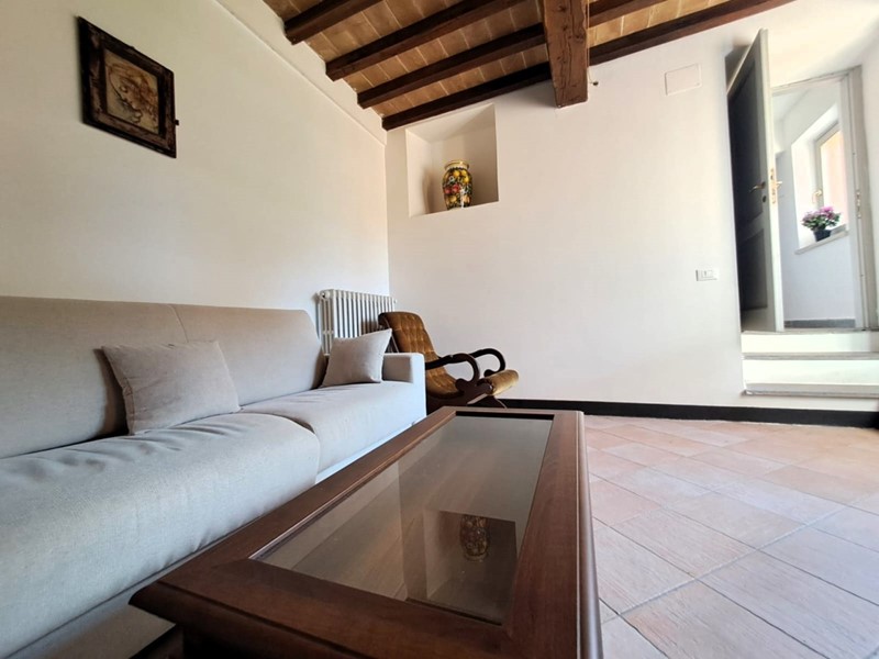 Casa Semi Indipendente in Vendita a Montecastrilli, zona Castel Dell'aquila, 120'000€, 144 m²