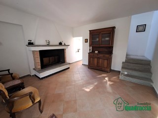 Casa Semi Indipendente in Vendita a Montecastrilli, zona Castel Dell'aquila, 120'000&euro;, 144 m²