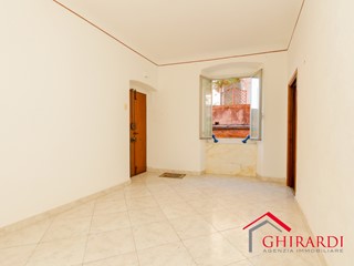 Appartamento in Vendita a Genova, zona Sestri Ponente, 85'000€, 85 m²