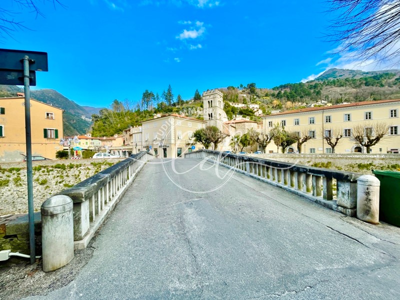 Appartamento in Vendita a Seravezza, 300'000&euro;, 190 m²