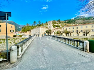 Appartamento in Vendita a Seravezza, 300'000€, 190 m²