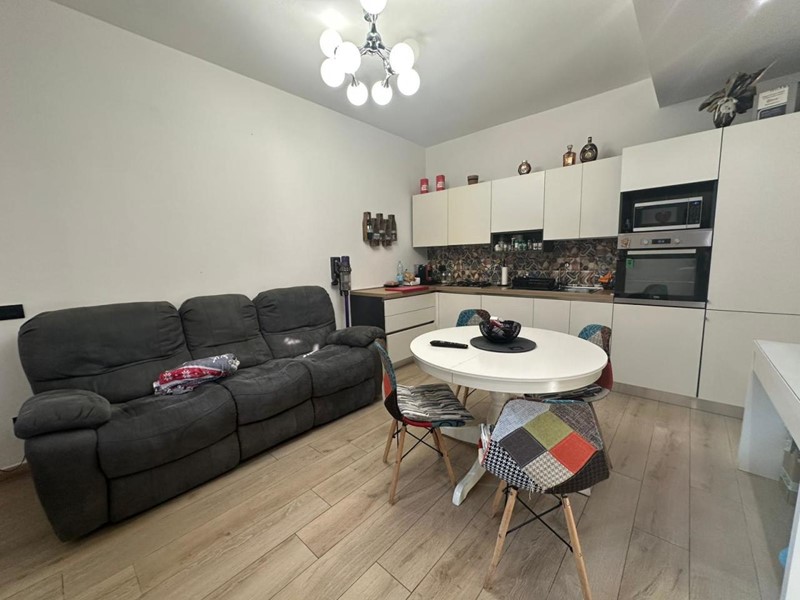 Bilocale in Vendita a Limbiate, 155'000€, 71 m², arredato