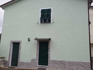 Casa Indipendente in Vendita a Sarzana, 350'000&euro;, 160 m²