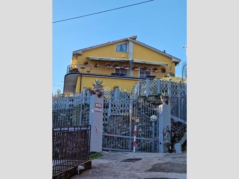 Casa Indipendente in Vendita a La Spezia, zona Periferia NORD/OVEST, 475'000&euro;, 370 m²