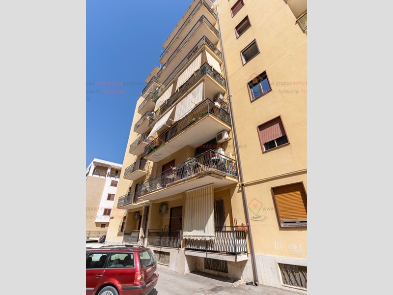 Trilocale in Vendita a Siracusa, zona Tisia Tica Zecchino, 103'000€, 95 m²