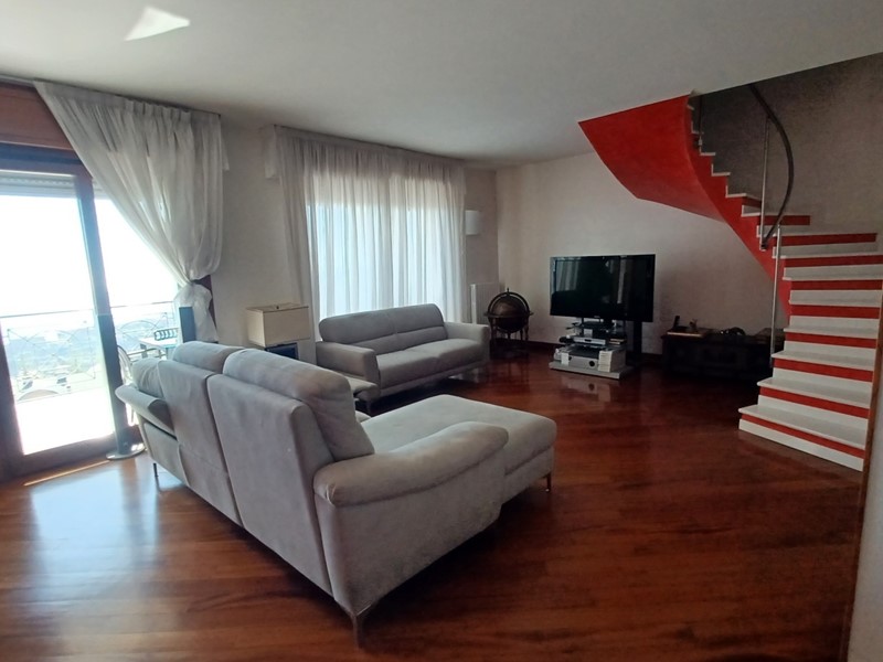 Appartamento in Vendita a Sanremo, 490'000€, 170 m², con Box