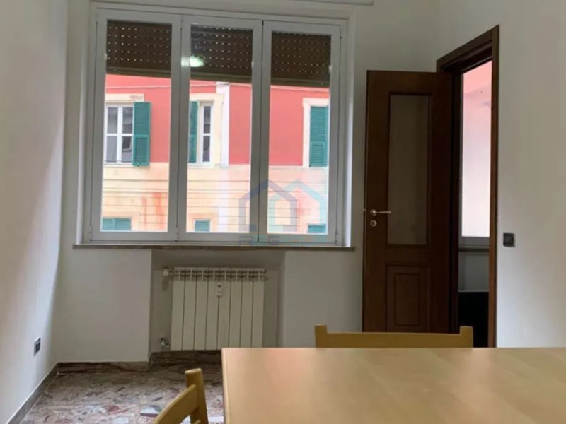 Trilocale in Vendita a Savona, 125'000€, 68 m²