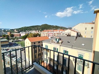 Quadrilocale in Vendita a Savona, zona PIAZZA SAFFI, 179'000€, 103 m²