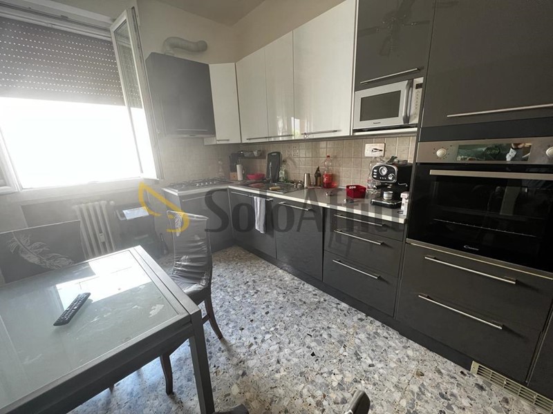 Stanza in Affitto a Modena, 350&euro;, 90 m²