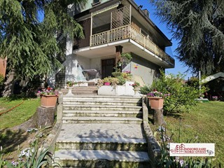 Casa Indipendente in Vendita a Pioltello, 820 m²