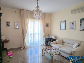 Trilocale in Vendita a Adelfia, 105'000&euro;, 80 m²